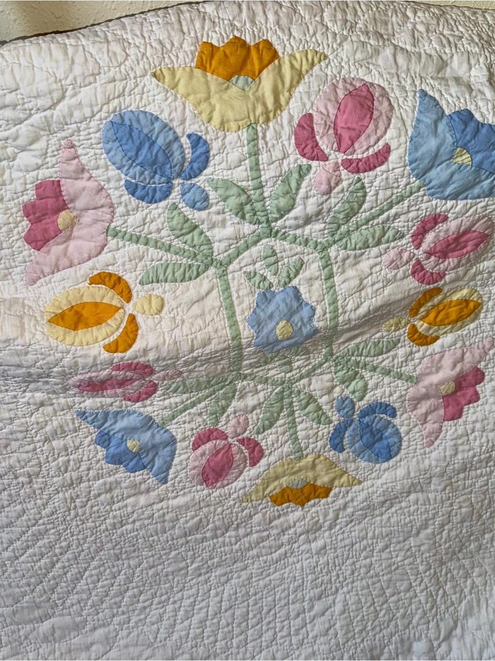 Vintage 1950’s Hand Stitched Flower Appliqué Quilt 83x72